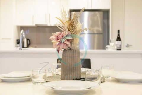ZEN SUN CITY Cozy 2-BR/2-BA Ocean View Retreat - Tourism Townsville 0