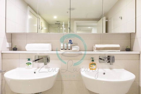 ZEN SUN CITY Cozy 2-BR/2-BA Ocean View Retreat - Tourism Townsville 2