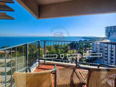 ZEN88 ESPLANADE: 1-BR Top Floor Ocean View Suite - Tourism Townsville 0