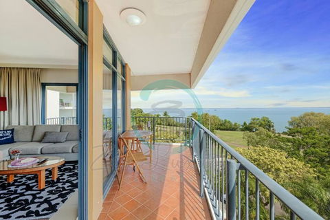 ZEN88 Esplanade: 3-BR Luxury Suite Near Waterfront - Tourism Townsville 0