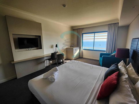ZEN88 ESPLANADE: Hotel Suite W/ Ocean/Sunset Views - Tourism Townsville 0