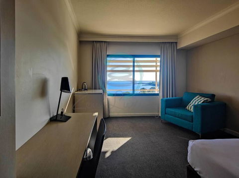 ZEN88 ESPLANADE: Hotel Suite W/ Ocean/Sunset Views - Tourism Townsville 3