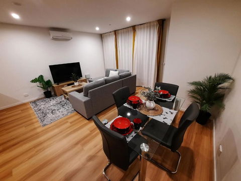 ZMITH Apartment - BROOKE, - Near AIS, GIO Stadium, UC, & Nth - Canberra Hospital - Tourism Townsville 0