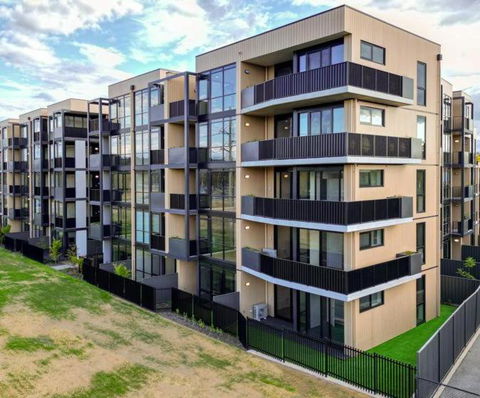 ZMITH Apartment - BROOKE, - Near AIS, GIO Stadium, UC, & Nth - Canberra Hospital - Tourism Townsville 2