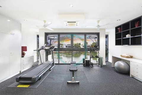 ZenLux: 4BR Bayview Mansion Infinity Pool + Cinema - Tourism Townsville 2